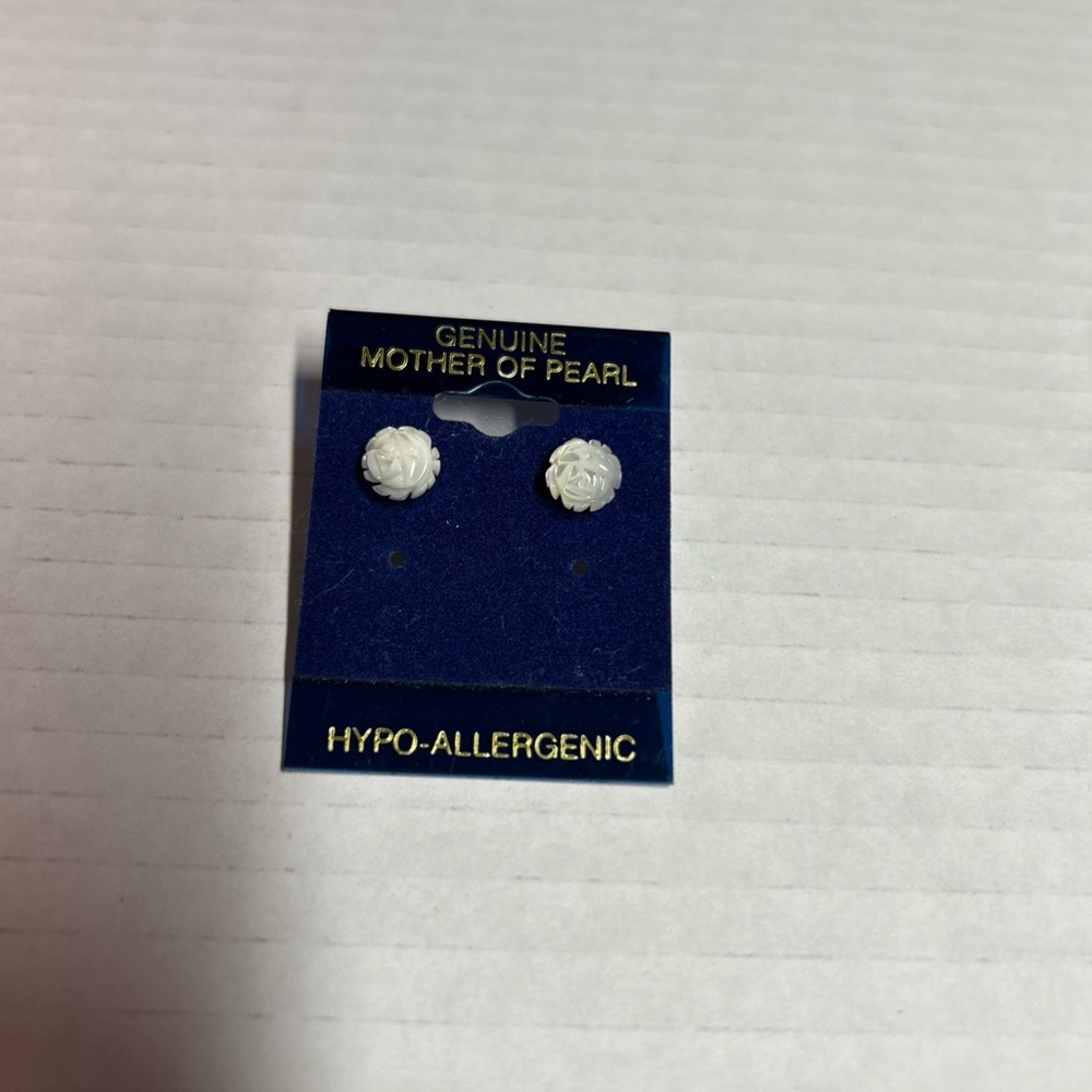 Mother of Pearl White Floral Earrings
